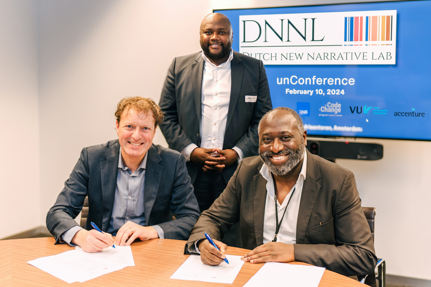 Connecting Worlds, Building Bridges. SMF en Dutch New Narrative Lab ondertekenen samenwerking voor inclusieve financiering